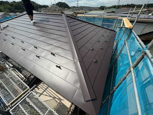 棟と谷板金の仕上がり